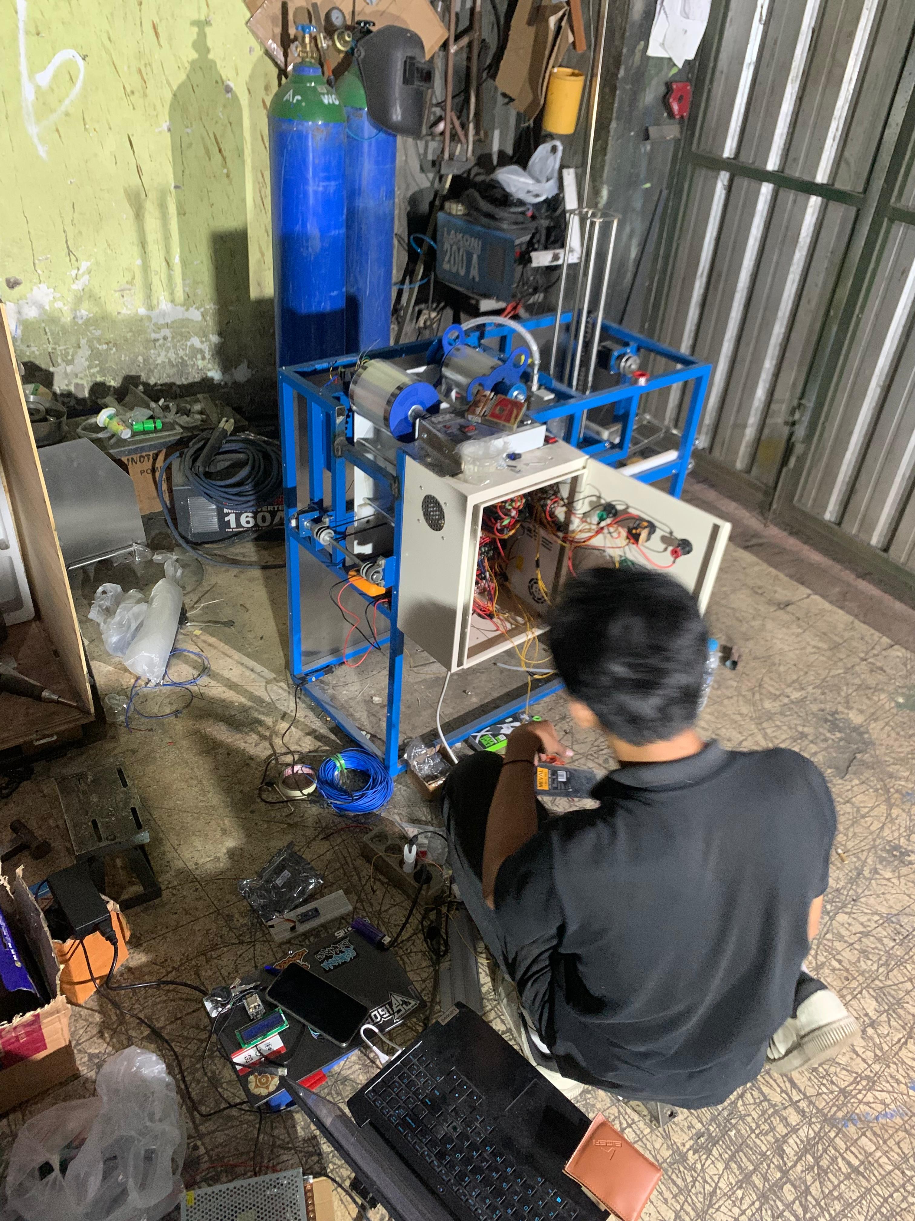 Automatic cup sealer machine